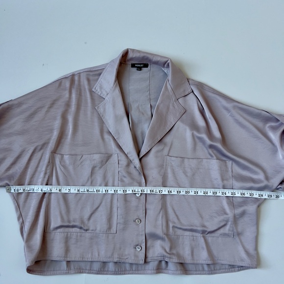 Silky Button-Up Cropped Shirt - Picture 4 of 5